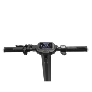 Hulajnoga elektryczna Ducati PRO II EVO, widok kierownicy i kontrolera