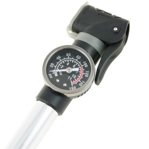 Pompka rowerowa z manometrem SKILLFUL