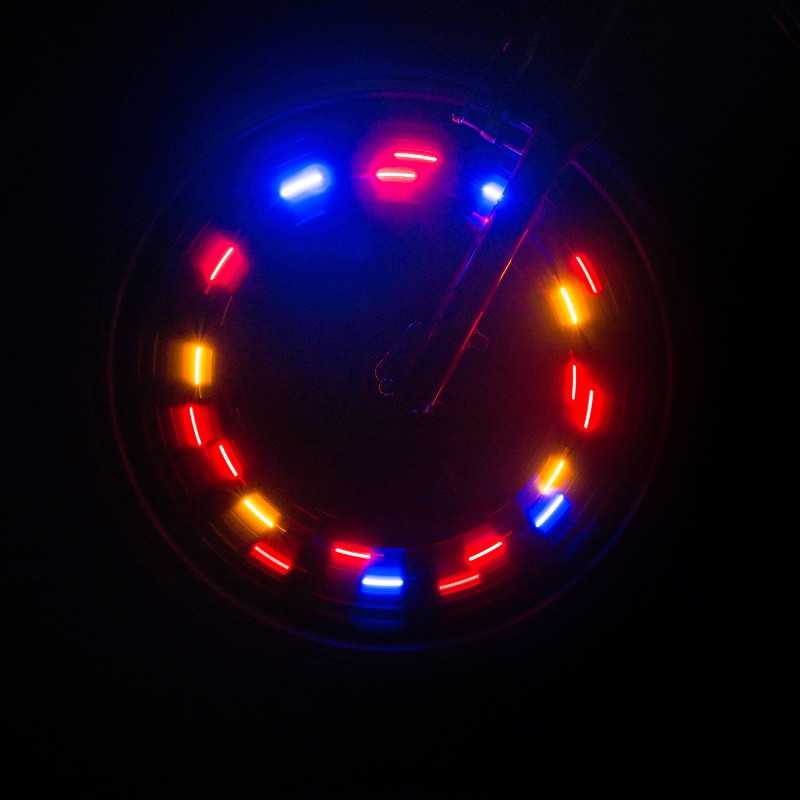 Świecące nakładki na wentyle LED