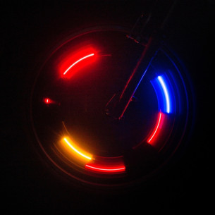 Świecące nakładki na wentyle LED