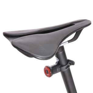 Okrągła mała i mocna lampka rowerowa dla graveli i rowerów szosowych. Montaż na sztycy. BN94328