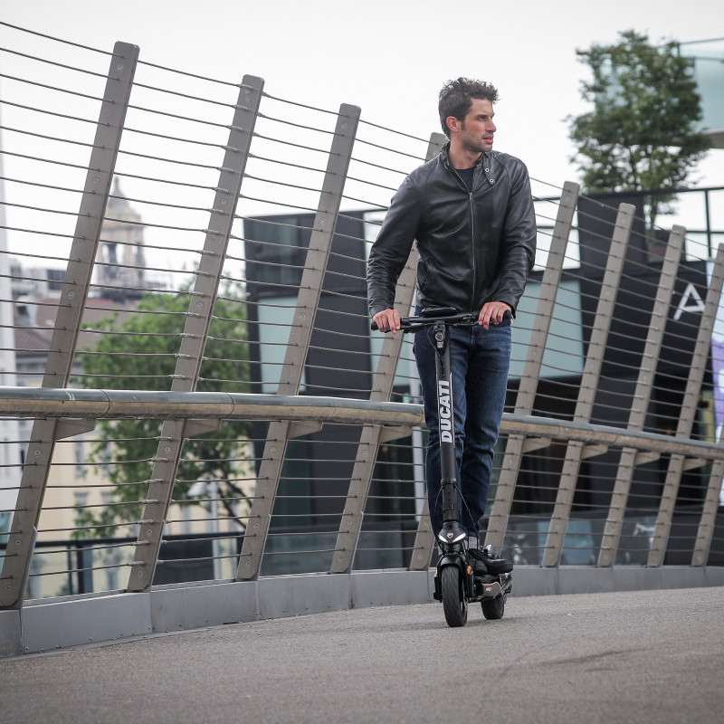 Hulajnoga elektryczna Ducati PRO III AS